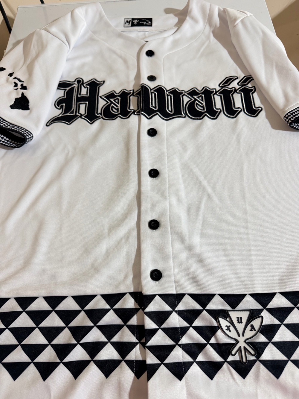 Hawaii Graphic Button-Down Shirt - White & Black